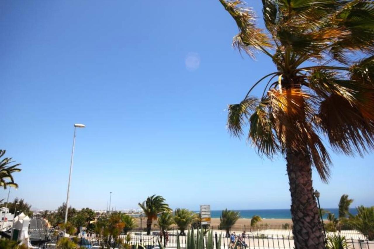 Casa Playa Los Pocillos In Puerto Del Carmen ปูแอร์โตเดลคาร์เมน ภายนอก รูปภาพ